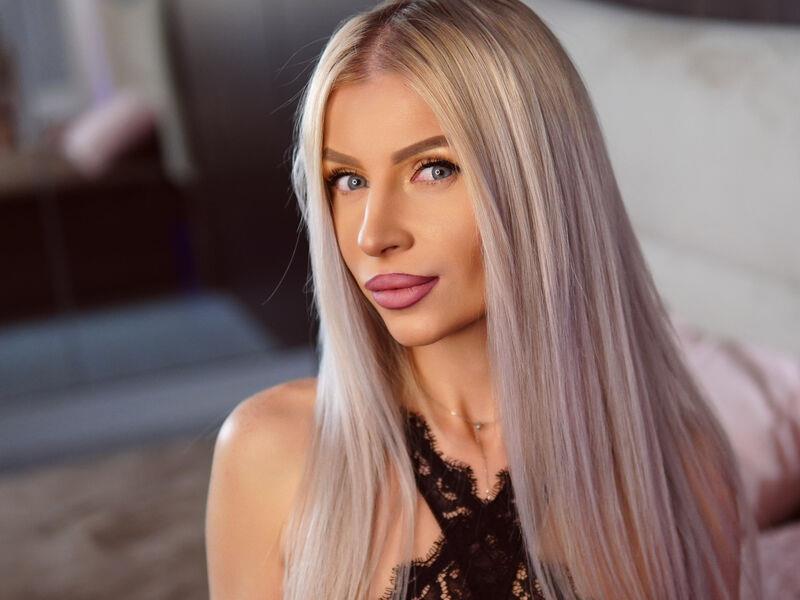 New camgirl model KiaHarper
