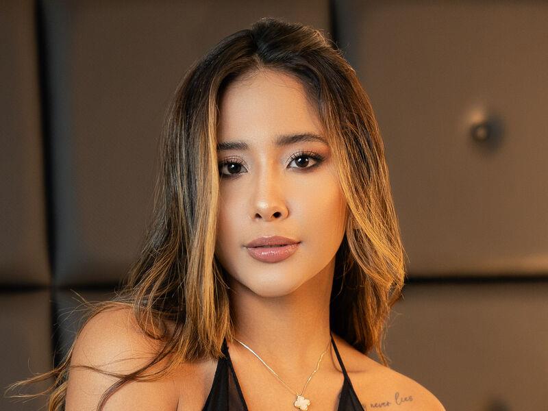 New camgirl model SaraRodman